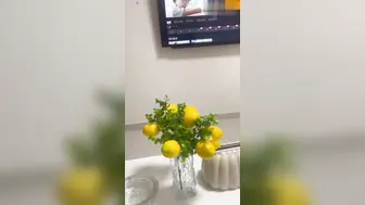 妹妹发烧后企图自慰给自己降火，没想到哥哥反手掏出鸡巴给妹妹打针哥哥一时分不清妹妹是发烧还是发骚！