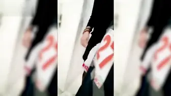 乱伦系列，撩起阿姨豹纹短裙，扒开丝袜解开内裤，厨房后入大肥臀