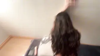 （兄妹乱伦）哥哥偷拍妹妹自慰视频，强迫妹妹发生关系