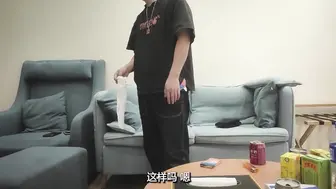 白皙嫩妹穿上白丝 悬空操逼爽到浪叫翻天