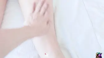 【小巧芋艿】私密按摩Spa_良家妇女的私密护理_湿淋淋的粉嫩小穴不断痉挛_又爽又抗拒高潮了好多次
