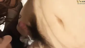 人妻姐姐和弟弟一起感受乱伦之乐