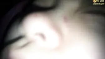 约炮清纯可爱的卫校婊子，阴毛旺盛，无套插入，简直爽翻天呀！