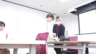 SDJS-195 [中文字幕] 柴崎はる - 玩具開發大絶頂檔案！女性用成人玩具研究實測追求舒服發覺時已經高潮連連…！短髮可愛玩具事業部 入社2年目 柴崎春