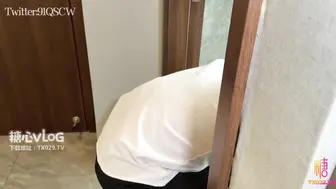 [糖心Vlog]【色情直播】我的色播妹妹发现妹妹在做黄色主播主动献身被内射 - 情深叉喔