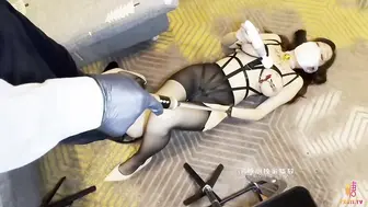 [糖心Vlog]【沉浸式sm】 琪琪被无情调教 鞭打滴蜡炮机抽插 精液强制射满嘴巴 - 情深叉喔