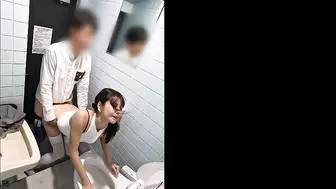 在公共洗手间做爱真的让我湿透了 #香月怜